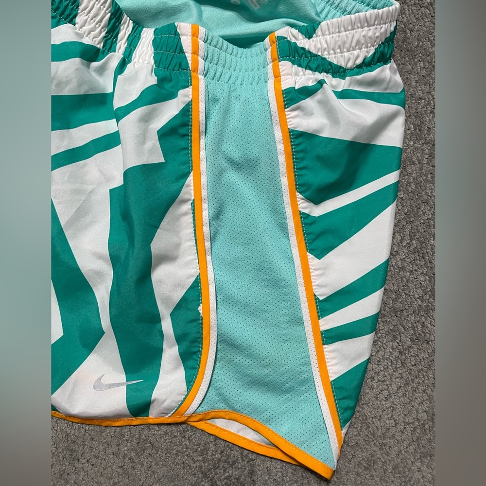 Nike Dri-Fit Women’s Athletic Shorts Size Medium Teal Color Patterned - Picture 4 of 9